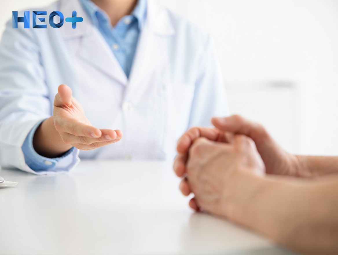 Врач-токсиколог консультирует пациента